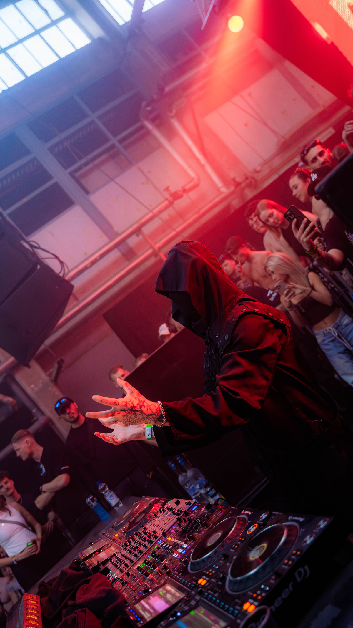 Loading... just a sec